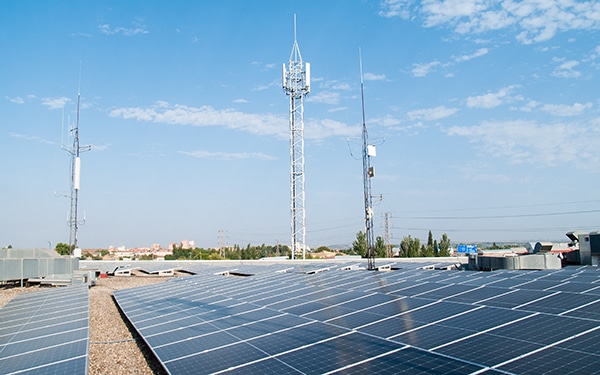 Teltronic refuerza su apuesta por la sostenibilidad con la instalación de placas solares