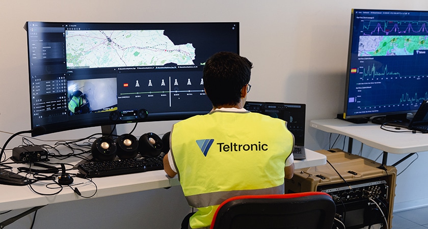 Todas las transmisiones de voz, datos, vídeo, posicionamiento y señalización eran recibidos en el centro de control